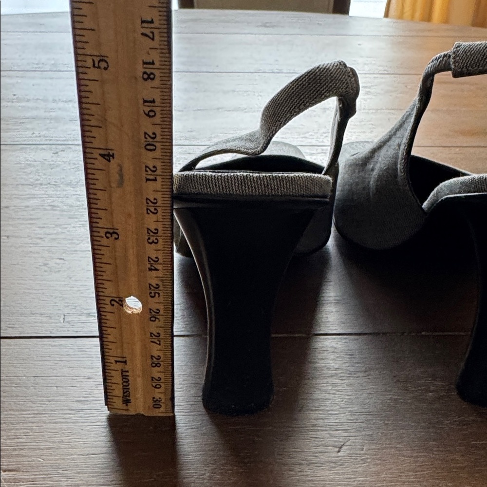 Size 8 38 Escada wool fabric gray Pumps - Picture 7 of 16